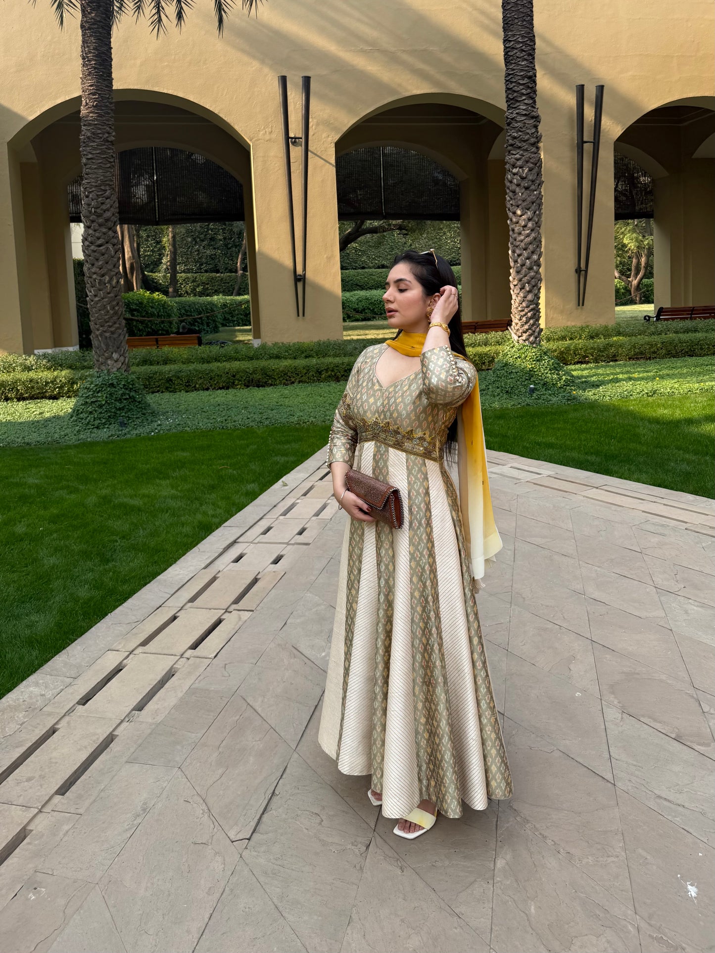 Riwayat Gown
