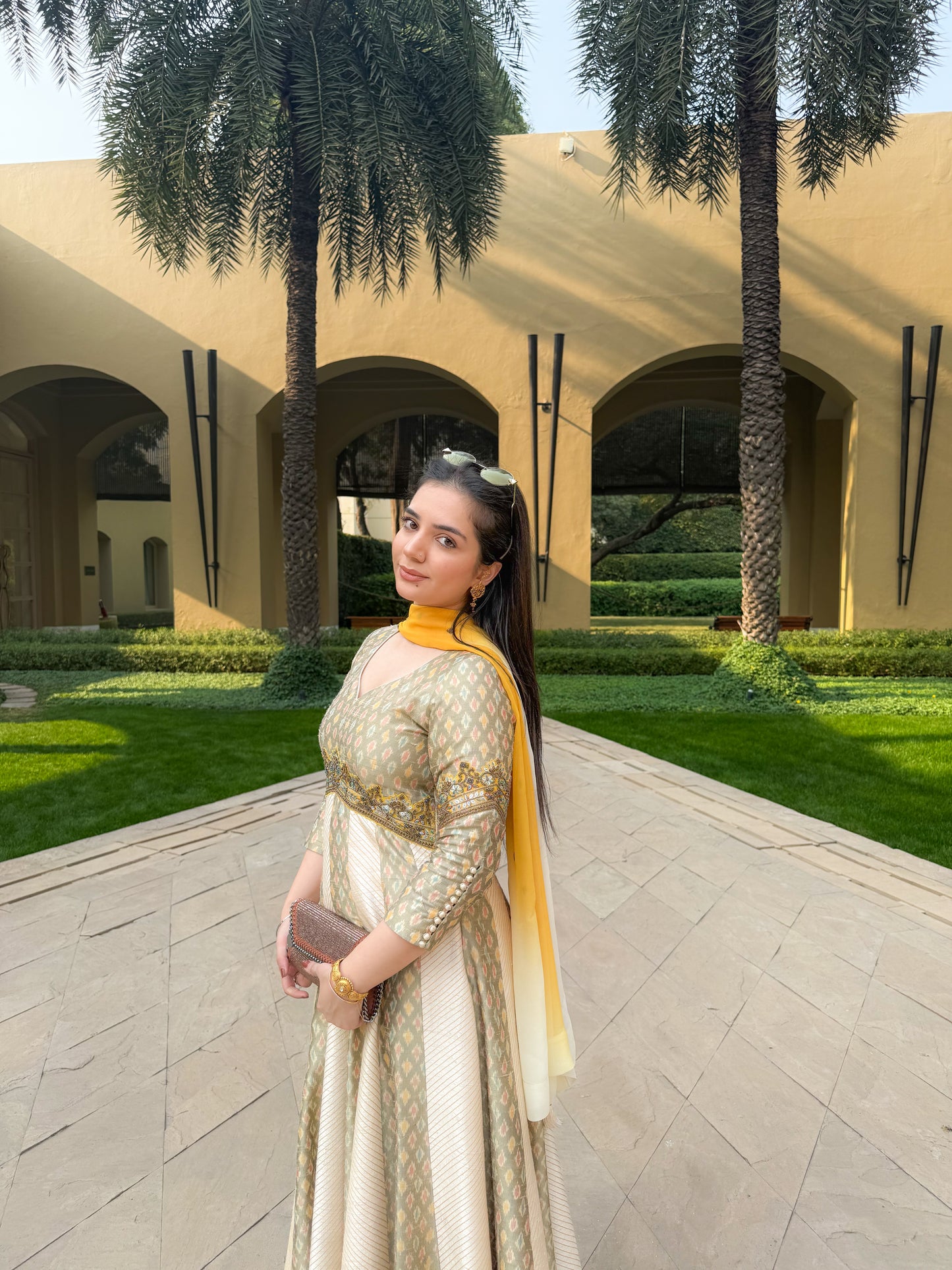 Riwayat Gown
