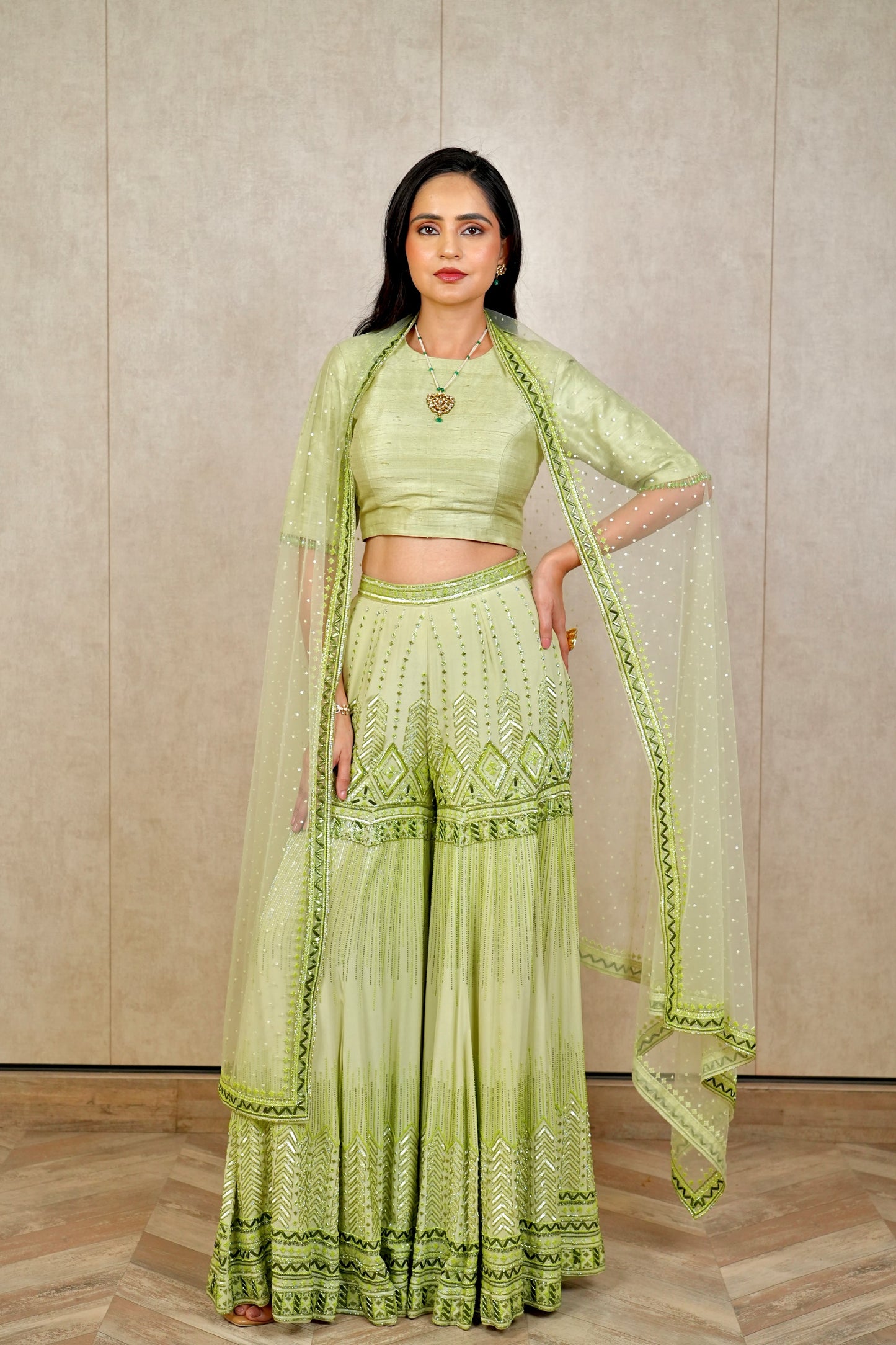 Angoorin Sharara Set