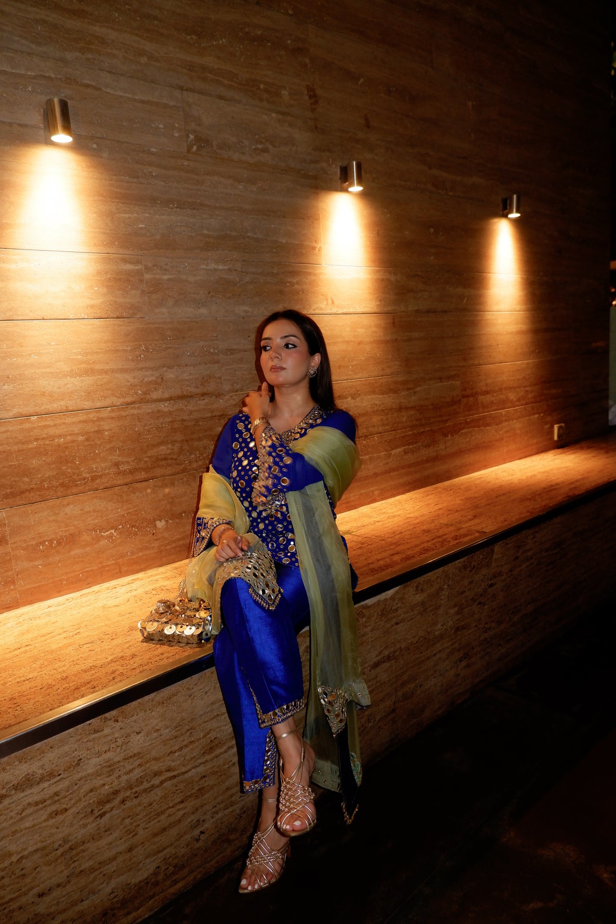 Aaina Suit Set