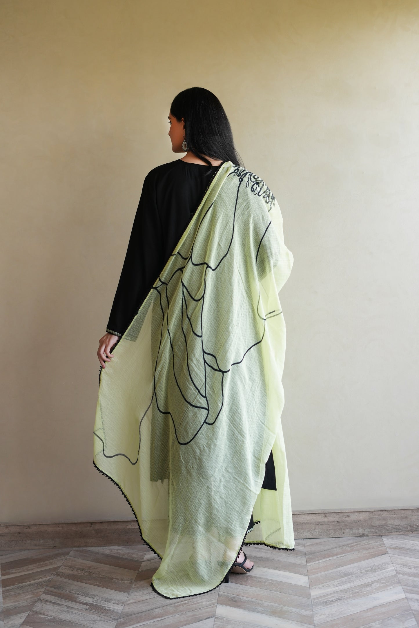 Siah Kurta Set