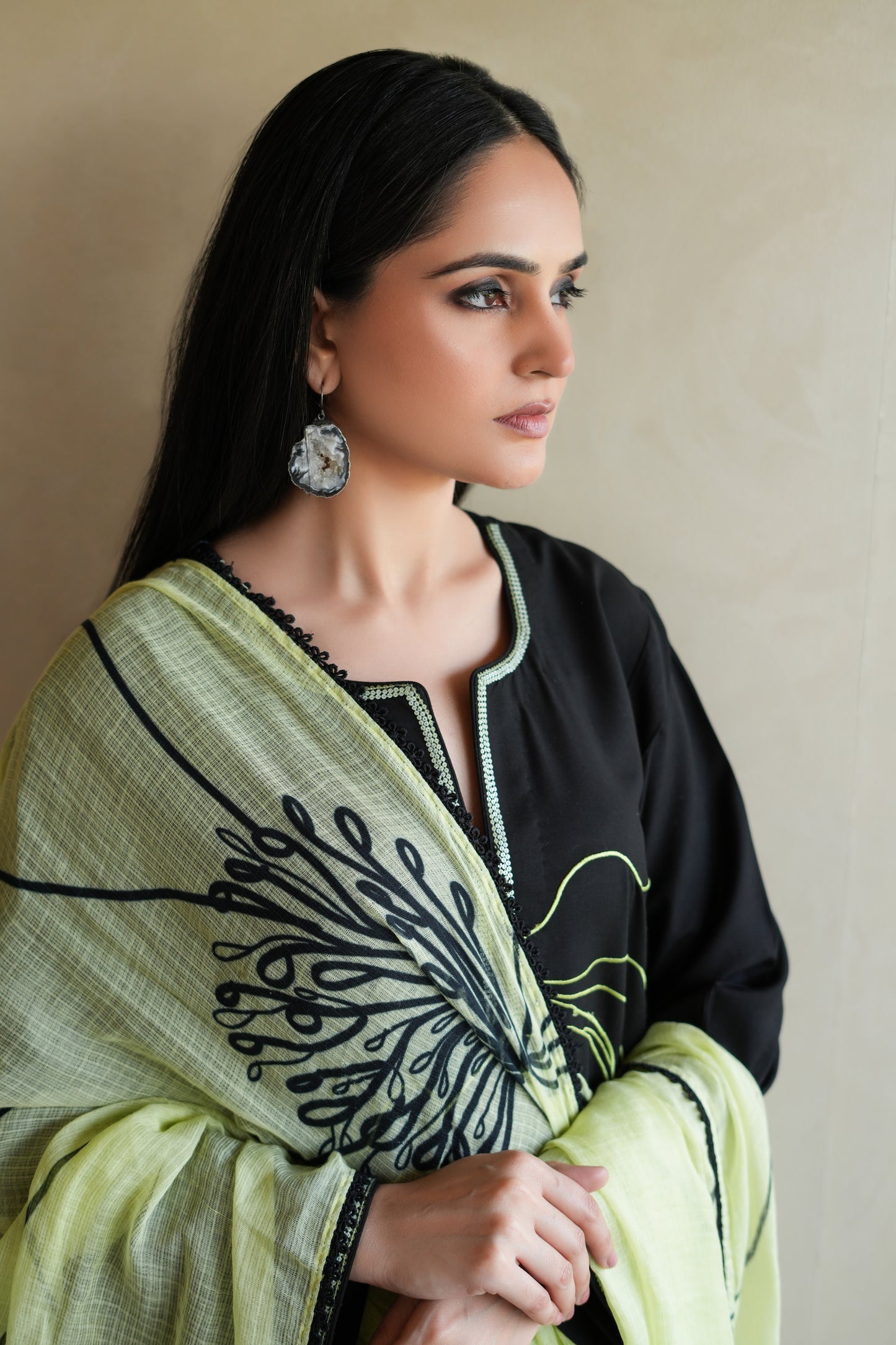 Siah Kurta Set