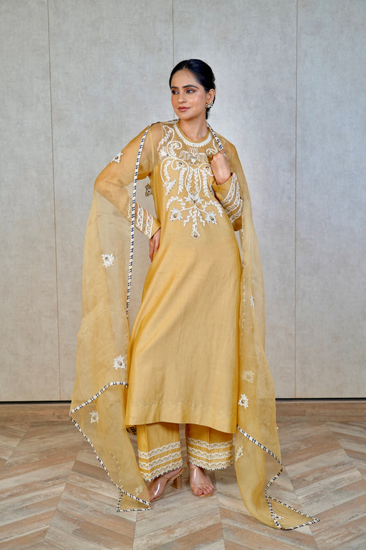 Sunehriya kurta set