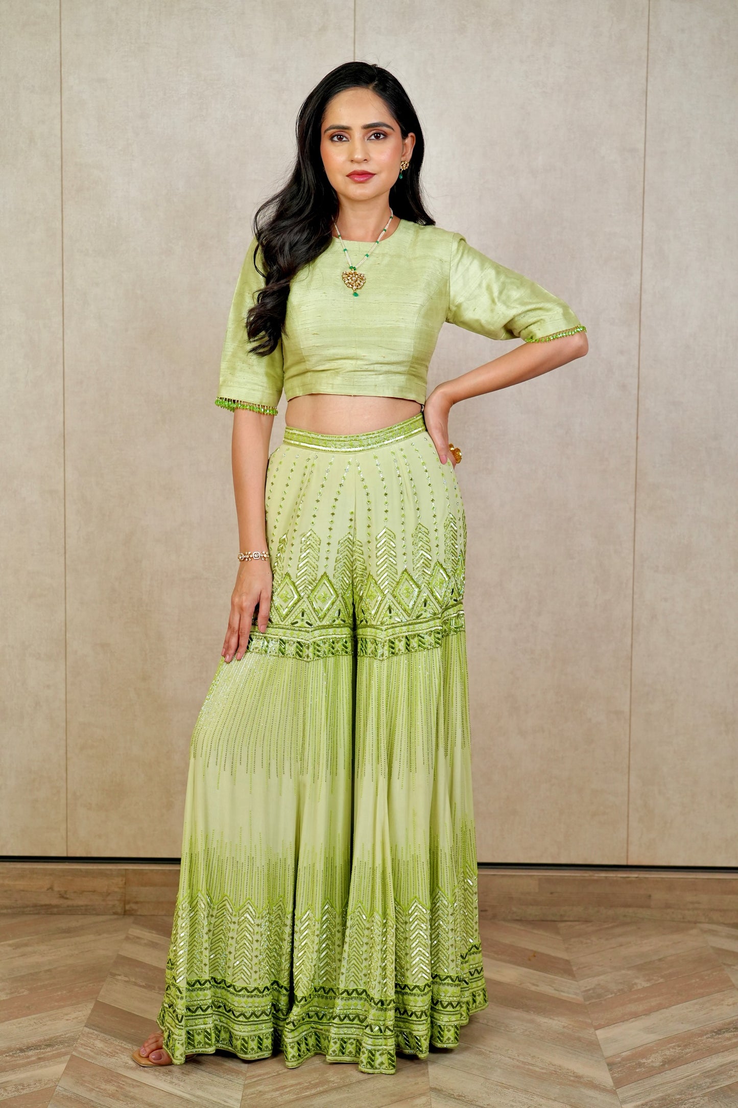 Angoorin Sharara Set