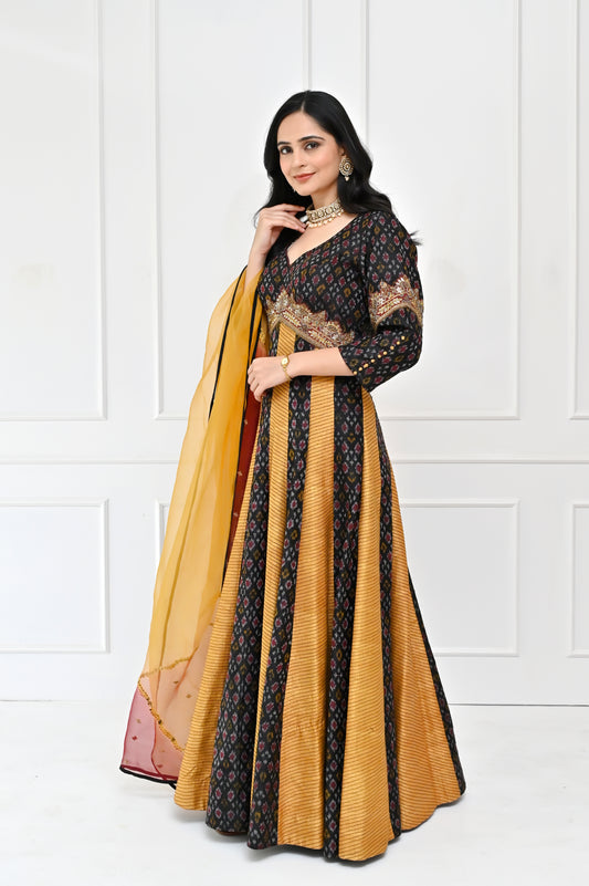Riwayat Gown