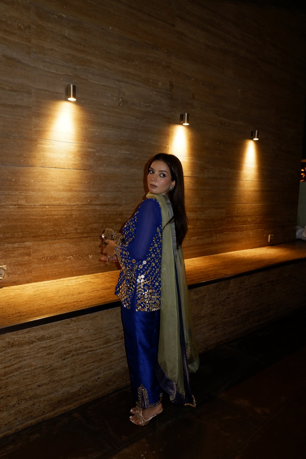 Aaina Suit Set